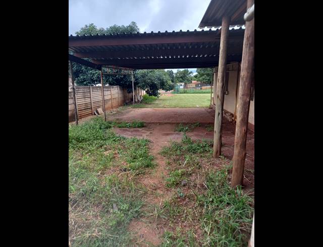 5 BEDROOM HOUSE FOR SALE IN MAKHADO